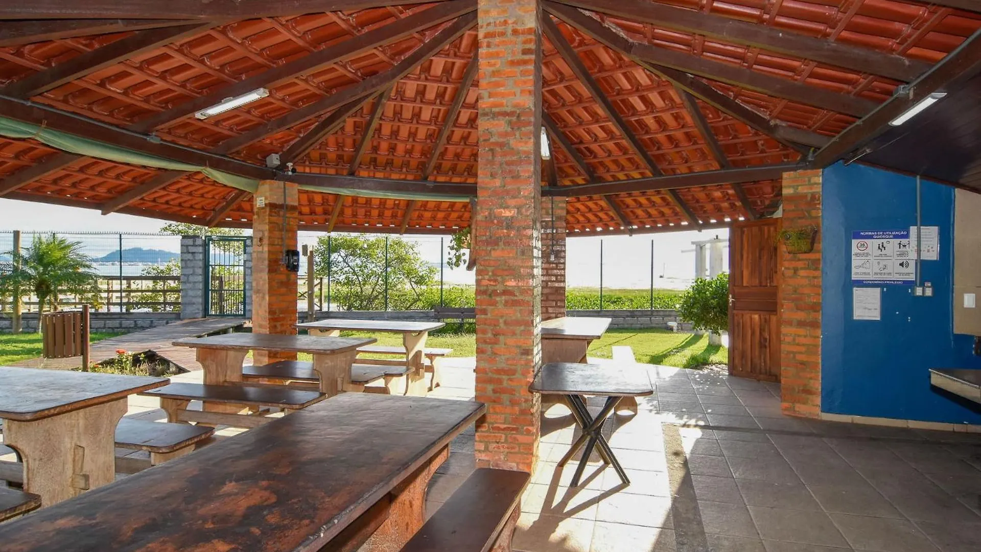 Apartamento térreo em Condomínio Pé na Areia P847 Florianópolis 0*,  Brésil